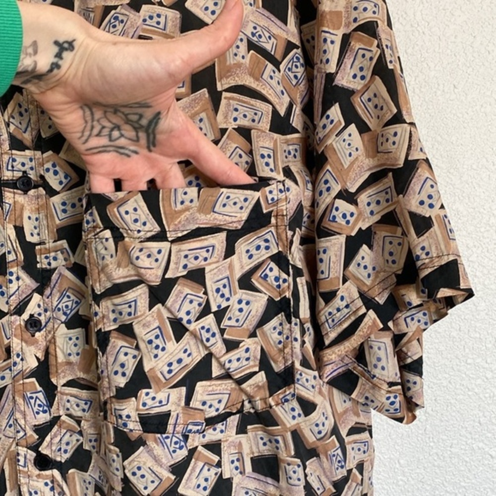 Abstract SILK button down - Picture 4 of 5